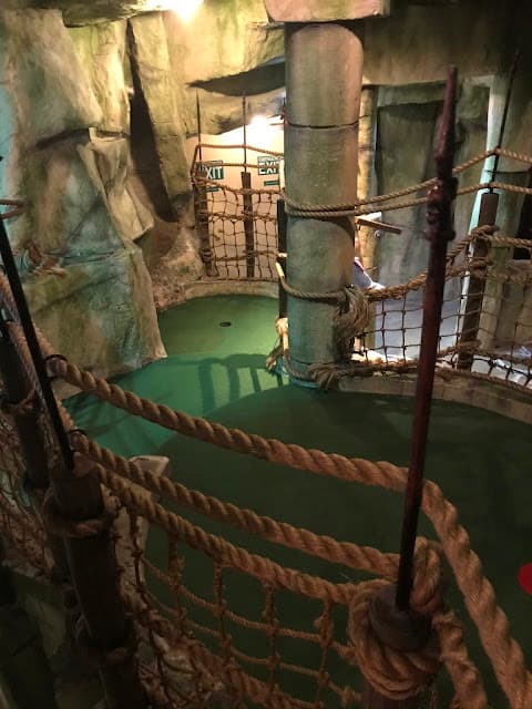 Lost World Crazy Golf