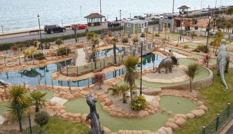 Jurassic Bay dinosaur adventure golf in Shanklin